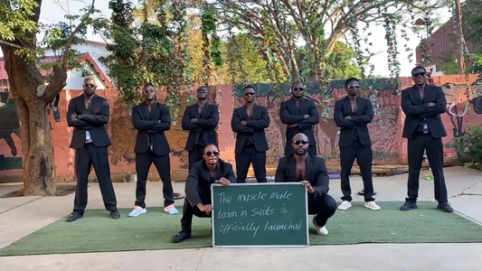 גברים בשחור😎